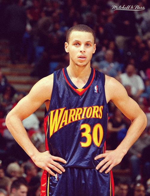 库里一共拿了多少分