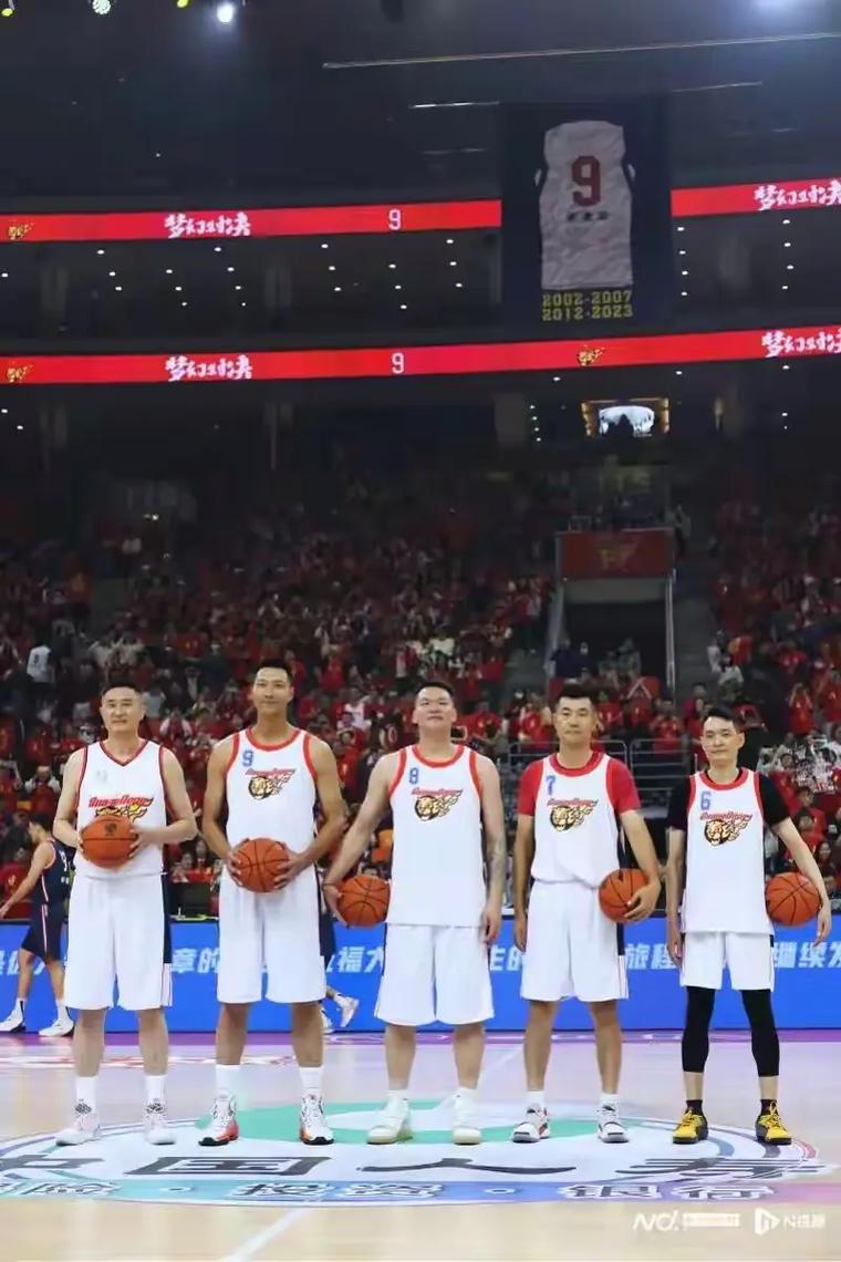 易建联什么时候上场