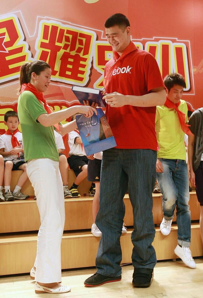 姚明女孩13岁了,有多高