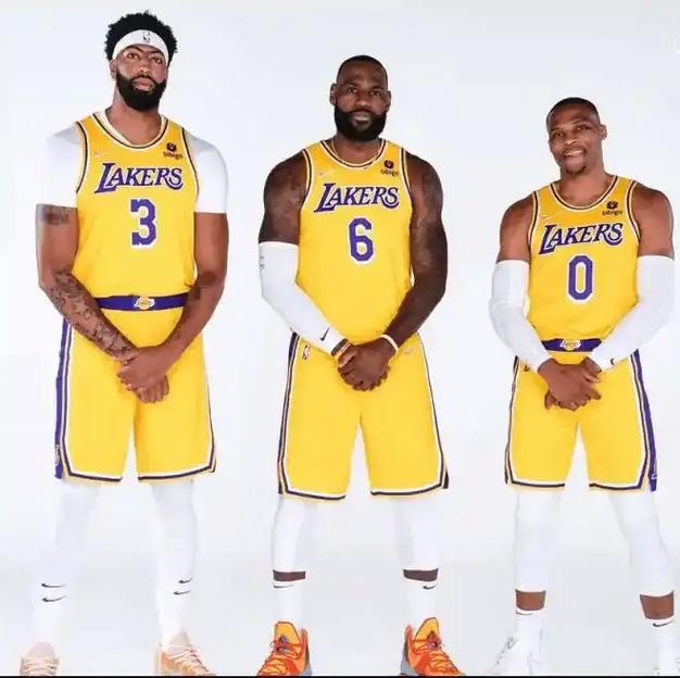 戴维斯几号球员