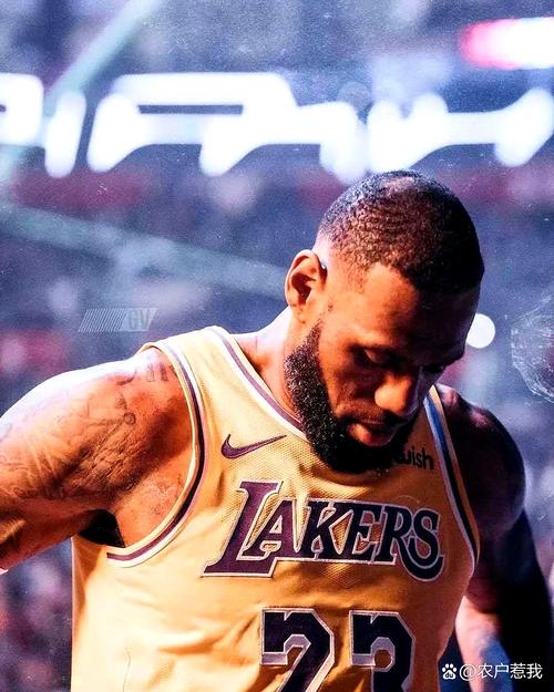 詹姆斯身价近35亿美元