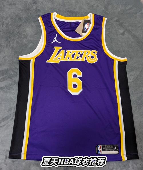 詹姆斯球衣号码是几号