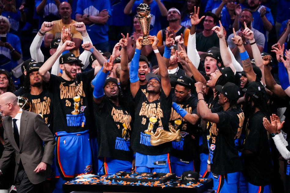 2016年nba总冠军成员