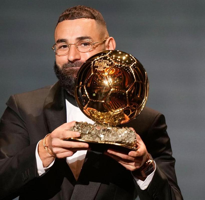 本泽马凭什么拿金球奖