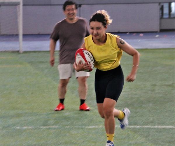 橄榄球训练方式