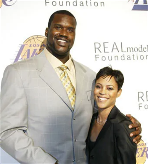 奥尼尔的妻子是谁