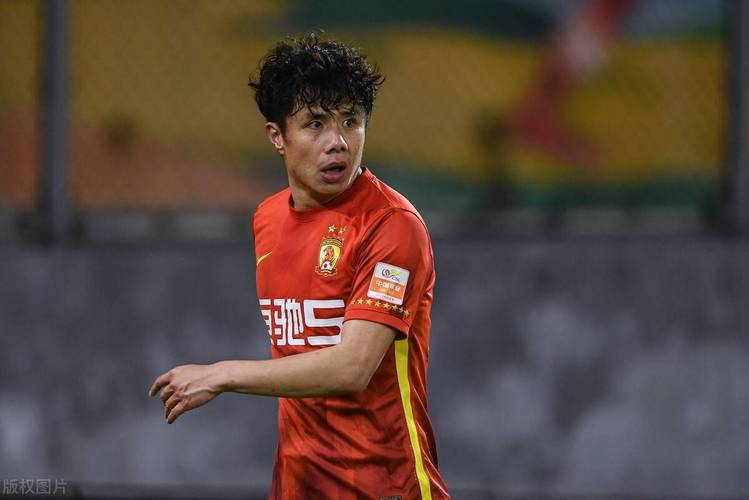 蒿俊闵鲁能球衣号码