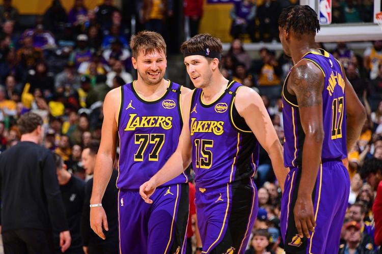 湖人对灰熊比分