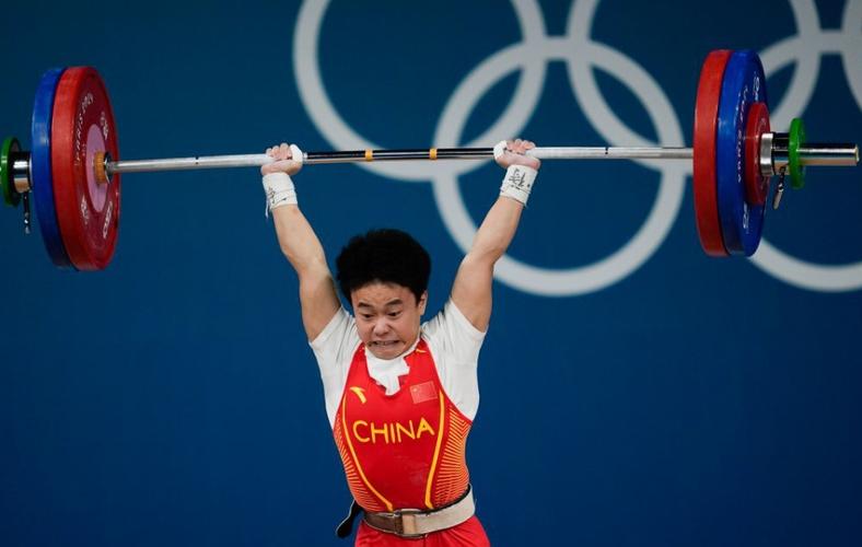 举重侯志慧个人资料