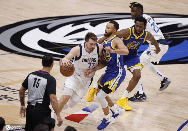 勇士和独行侠的比赛