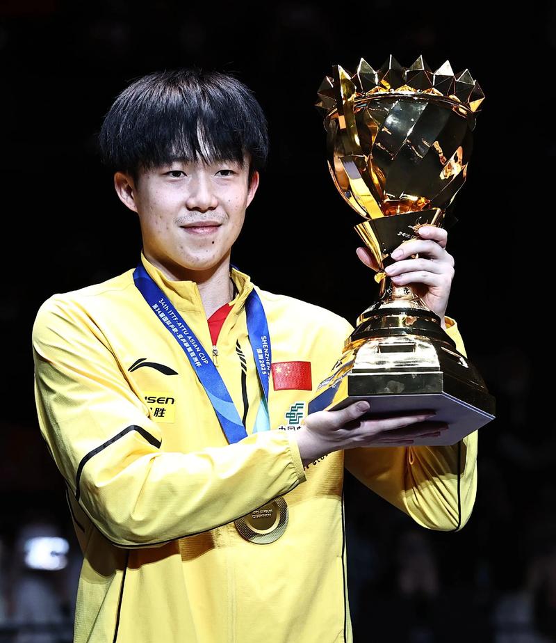 奥运会第一个蝉联乒乓球男单冠军是谁