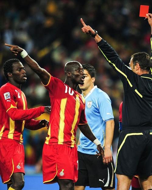 苏亚雷斯 手球 世界杯