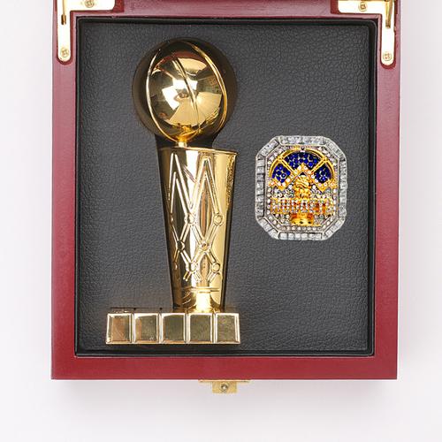 nba总冠军奖杯是纯金的吗值多少人民币