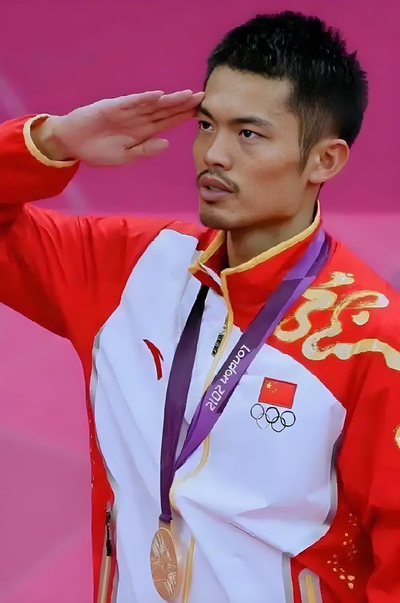 2021奥运会羽毛球男单金牌得主