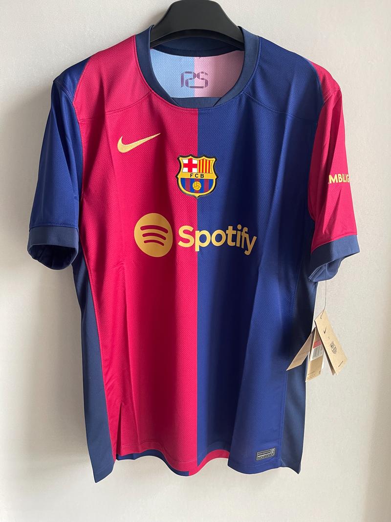巴萨限定球衣