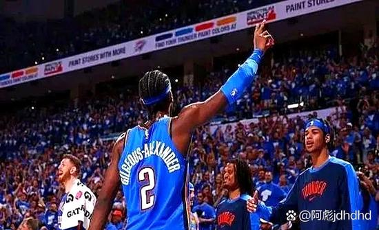 nba总冠军奖杯重量