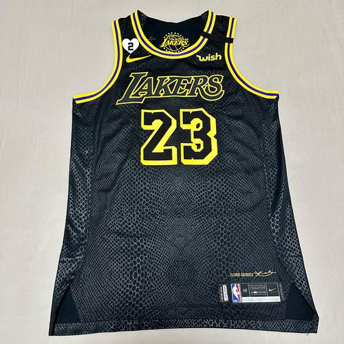 湖人17号球衣是谁