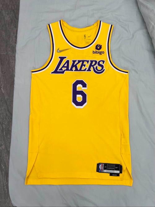 湖人球衣多少钱正品