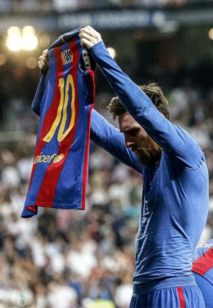 巴萨为什么那么强